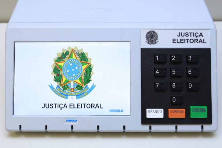 Quando o crime organizado deixa de procurar políticos e passa a produzir políticos