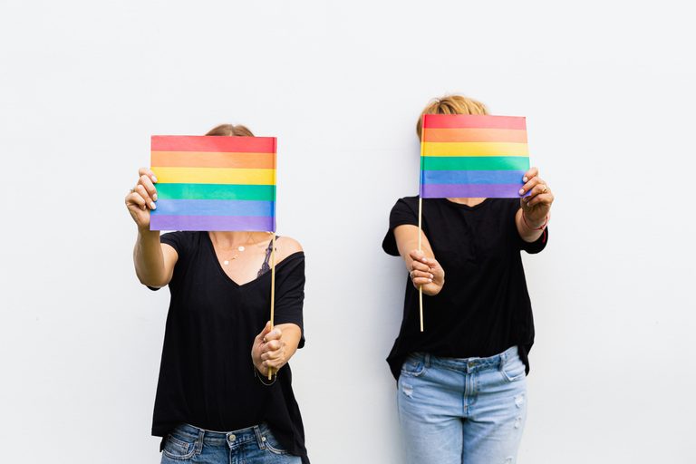 Intolerância contra LGBTQIA+ cresce e ameaça direitos no mundo